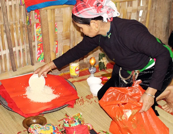 Độc đáo lễ then khoăn mừng thọ của người Tày (Văn Bàn) ảnh 2 Độc đáo lễ then khoăn mừng thọ của người Tày (Văn Bàn) ảnh 2