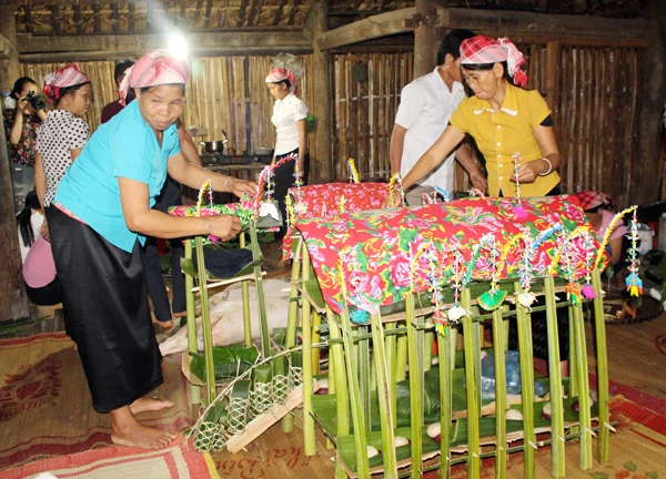 Độc đáo lễ then khoăn mừng thọ của người Tày (Văn Bàn) ảnh 4 Độc đáo lễ then khoăn mừng thọ của người Tày (Văn Bàn) ảnh 4