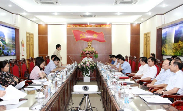 Quang cảnh buổi làm việc.