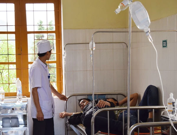 Hiện vẫn còn 28 người đang được theo dõi tại Bệnh viện Đa khoa huyện Bắc Hà.