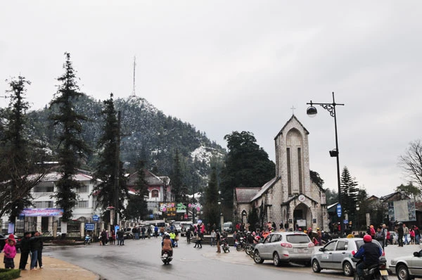 Khu nhà thờ đá Sa Pa. Bờ hồ Xuân Viên Sa Pa. Khu nhà thờ đá Sa Pa. Bờ hồ Xuân Viên Sa Pa.