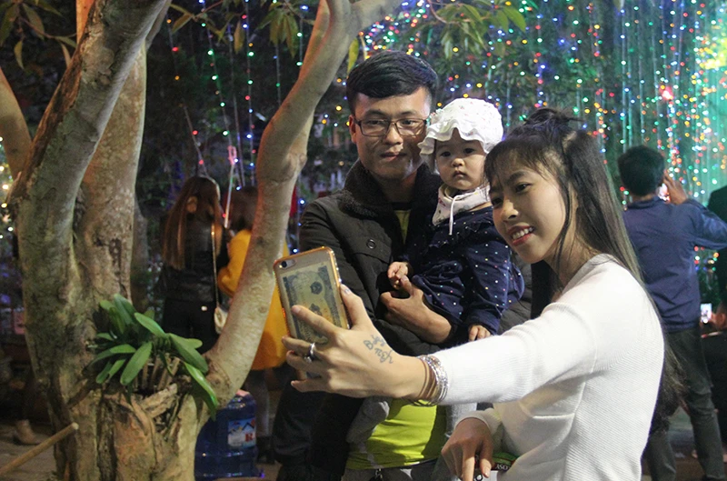 Lào Cai: Tưng bừng đêm Giáng sinh ảnh 11