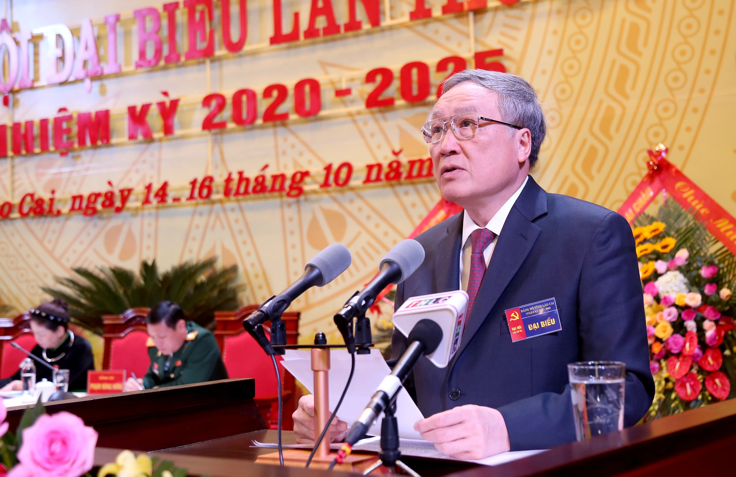 Đồng chí Nguyễn Hòa Bình phát biểu chỉ đạo Đại hội.