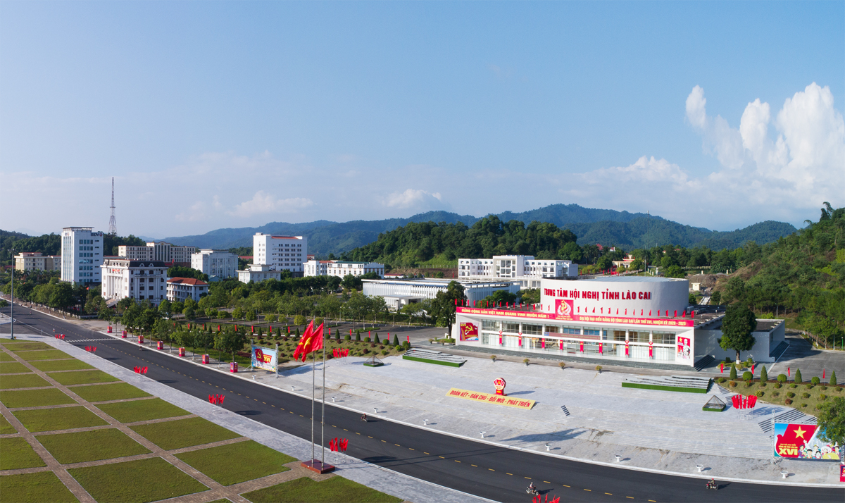 Trung tâm Hội nghị tỉnh - nơi diễn ra Đại hội đại biểu Đảng bộ tỉnh lần thứ XVI. Ảnh: Ngọc Bằng Trung tâm Hội nghị tỉnh - nơi diễn ra Đại hội đại biểu Đảng bộ tỉnh lần thứ XVI. Ảnh: Ngọc Bằng