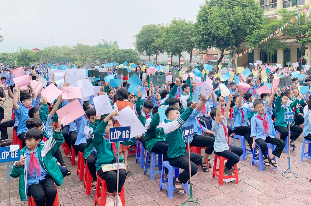 Ngày hội sách tại Trường THCS Hoàng Hoa Thám ảnh 3