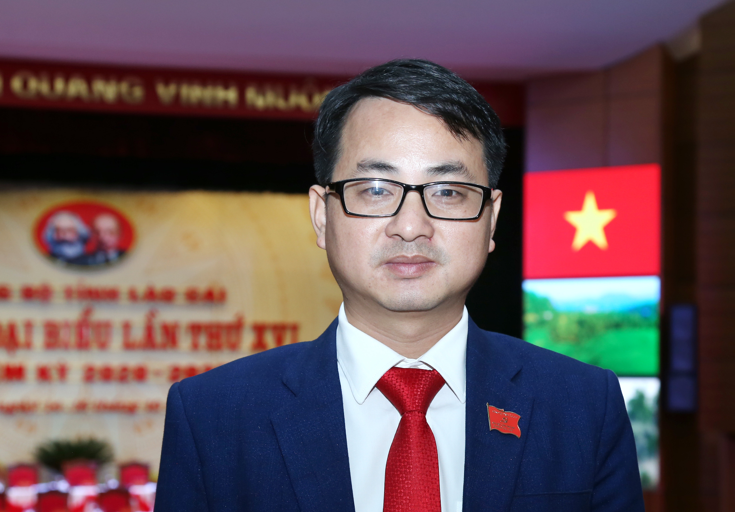 Đại biểu Vũ Trung Dũng, Bí thư Đảng ủy thị trấn Phong Hải, huyện Bảo Thắng.