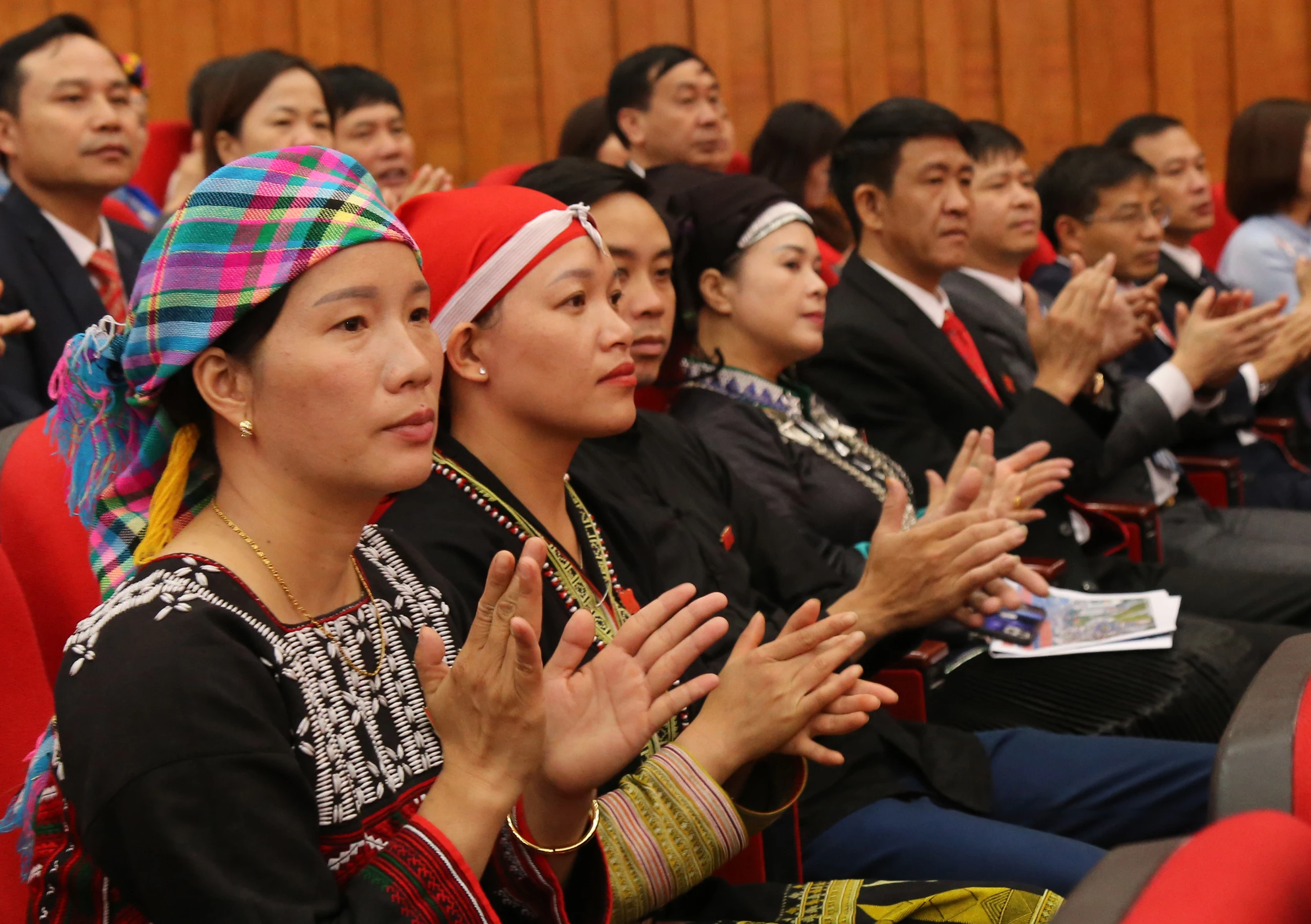 Đại biểu nữ dân tộc thiểu số dự Đại hội.