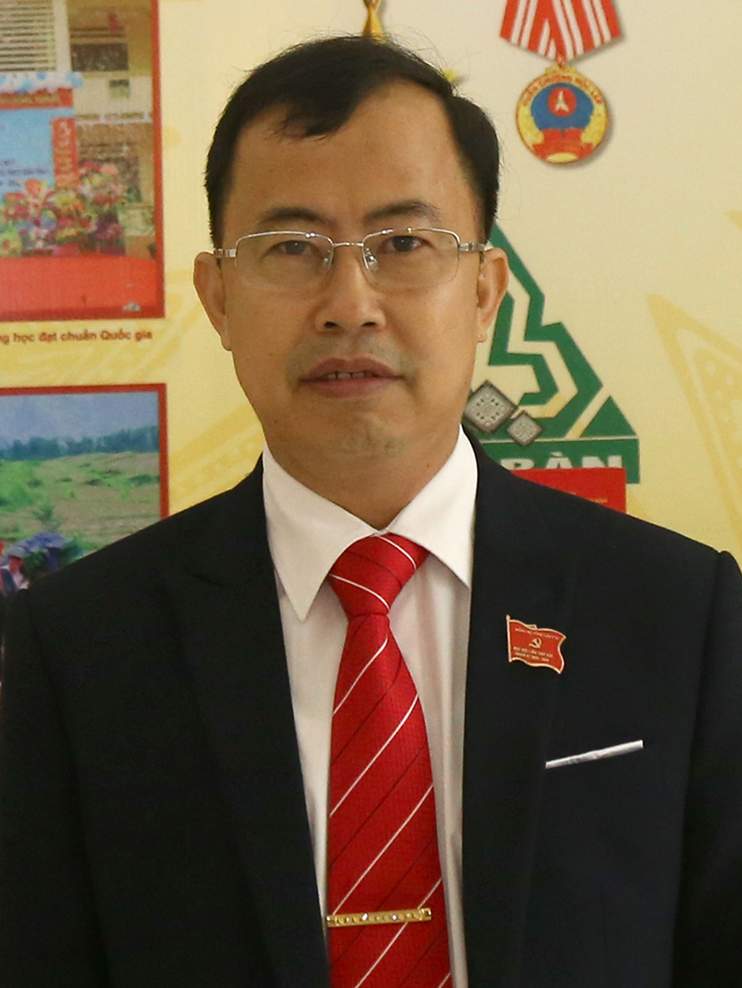 Đại biểu Nguyễn Hữu Thiện, Trưởng phòng Nông nghiệp và PTNT huyện Văn Bàn.