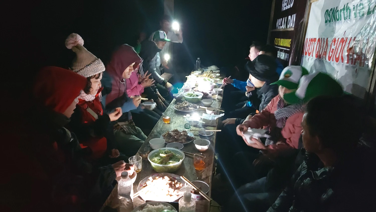 Đỉnh núi Lảo Thẩn thu hút khách du lịch ảnh 11