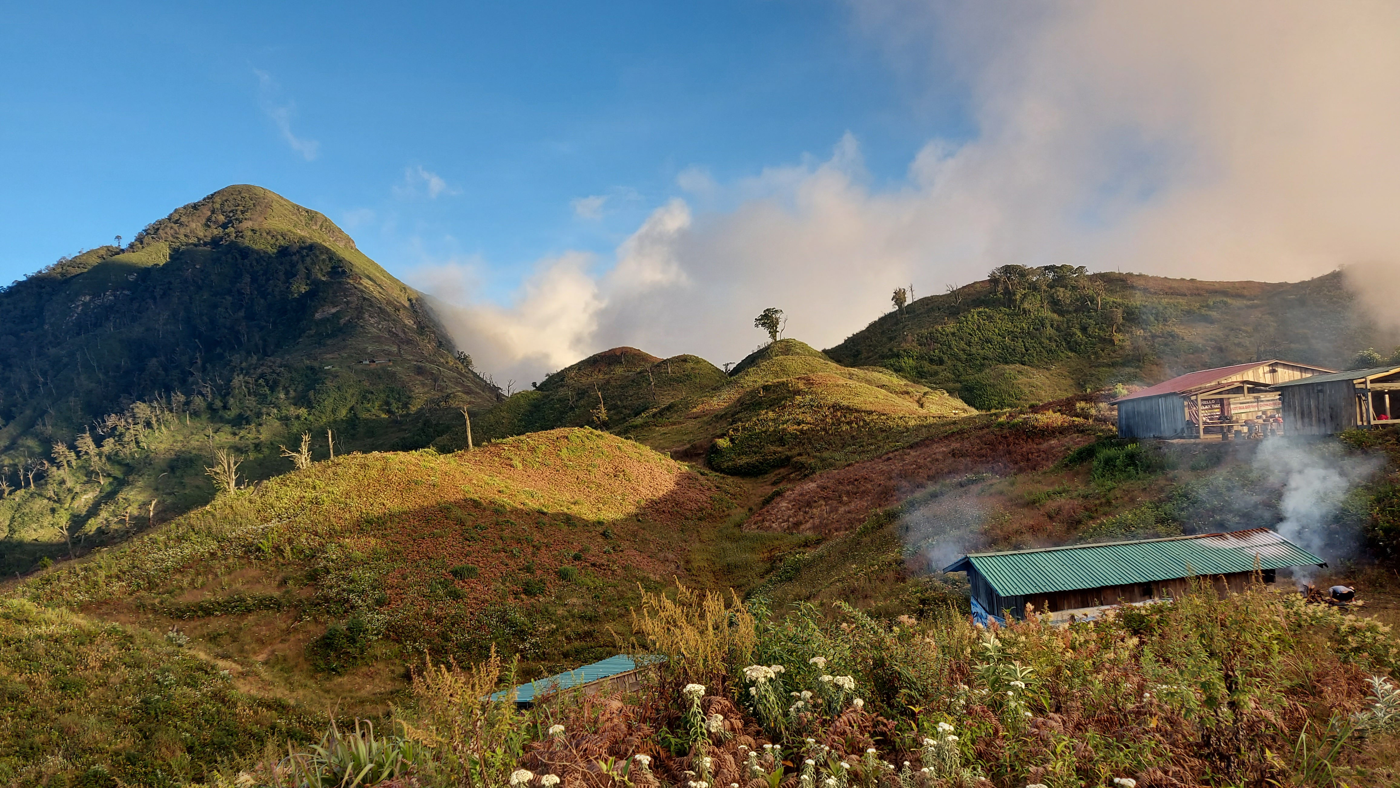 Đỉnh núi Lảo Thẩn thu hút khách du lịch ảnh 14 Đỉnh núi Lảo Thẩn thu hút khách du lịch ảnh 14