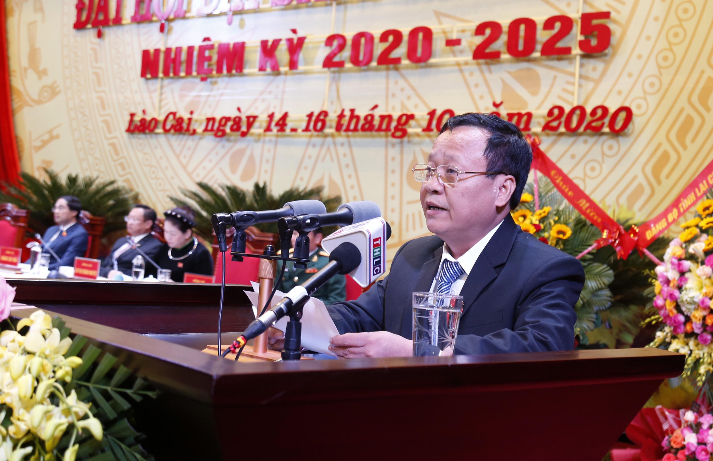 Đồng chí Nguyễn Trọng Hài phát biểu tham luận tại đại hội.