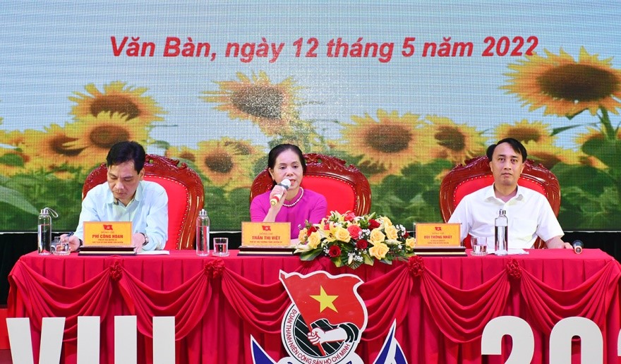 Thường trực Huyện ủy trả lời các vấn đề đoàn viên, thanh niên quan tâm.
