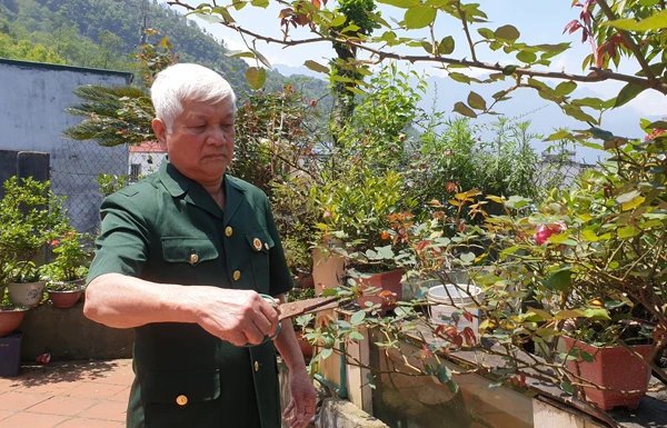 Cựu chiến binh Đặng Ngọc Bích luôn tâm niệm sống nêu gương để con cháu noi theo.