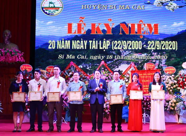 Si Ma Cai kỷ niệm 20 năm tái lập huyện ảnh 8