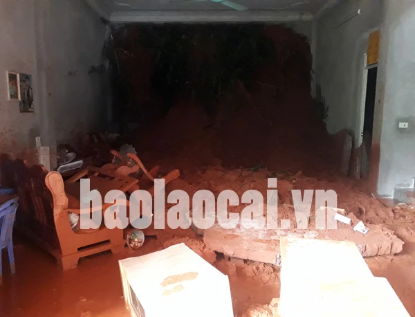 Người dân Bát Xát gồng mình khắc phục hậu quả mưa lũ ảnh 4