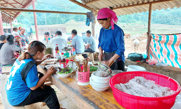 Những đầu bếp chợ phiên ảnh 2