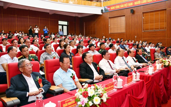 Các đại biểu tham dự lễ kỷ niệm.