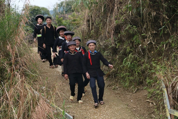 Đặc sắc lễ cưới hỏi của người Mông xanh ảnh 3