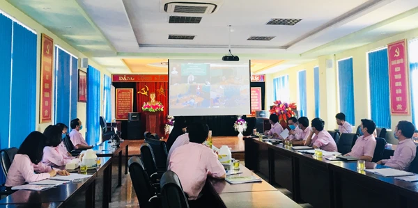 Chi nhánh Ngân hàng CSXH tỉnh Lào Cai tham gia tập huấn trực tuyến tại điểm cầu Lào Cai.