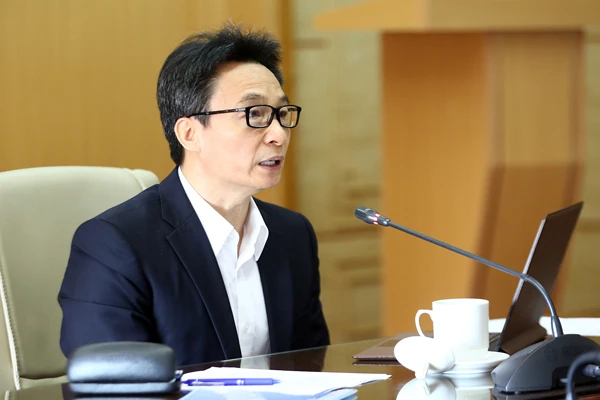 Phó Thủ tướng Vũ Đức Đam tại cuộc họp Ban Chỉ đạo quốc gia phòng chống dịch bệnh viêm đường hô hấp cấp do chủng mới của virus Corona (COVID-19), sáng 27/4. Ảnh: VGP/Đình Nam.