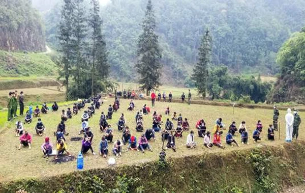 Từ 16 - 17/4 đã có 257 trường hợp đi làm thuê bên Trung Quốc trở về qua địa phận huyện Mường Khương.