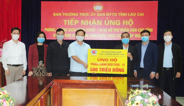 Thêm gần 600 triệu đồng ủng hộ phòng, chống dịch Covid-19 và khắc phục xâm nhập mặn ảnh 2