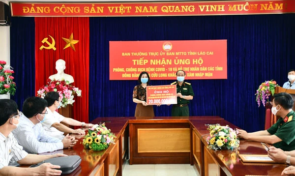 Nhiều đơn vị, cá nhân hỗ trợ phòng, chống dịch Covid-19 ảnh 3