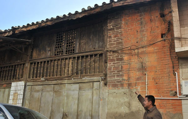 Ngôi nhà gỗ số 39, phố Chỉ Thôn, nơi Bác Hồ đã ở năm 1940. Ảnh: Phạm Vũ sơn Ngôi nhà gỗ số 39, phố Chỉ Thôn, nơi Bác Hồ đã ở năm 1940. Ảnh: Phạm Vũ sơn