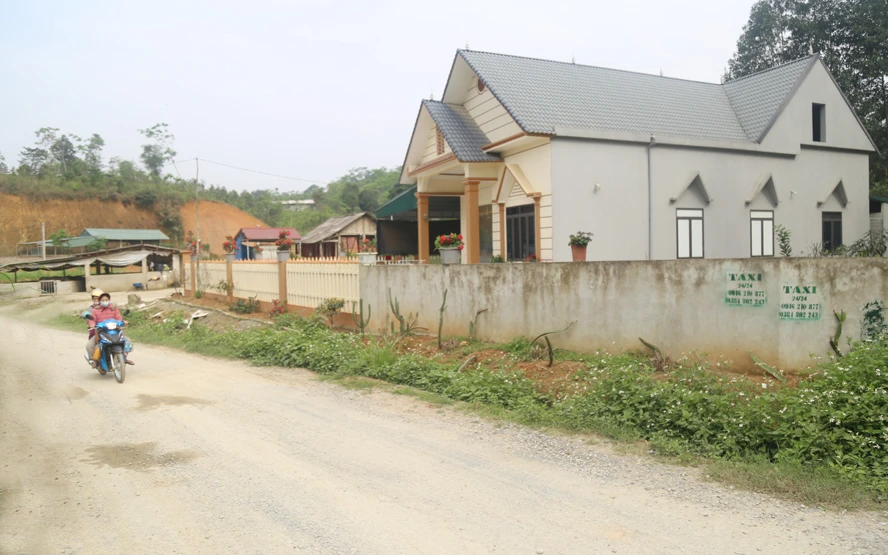 Nông thôn mới góp phần thay đổi diện mạo các thôn, bản Lào Cai.