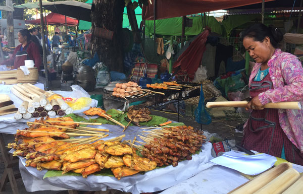 Mỗi món nướng có hương vị đặc sắc riêng. Mỗi món nướng có hương vị đặc sắc riêng.