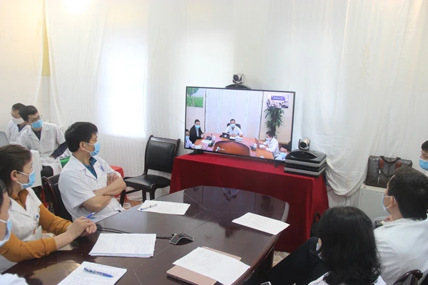 Quang cảnh hội nghị tại điểm cầu Bệnh viện Đa khoa huyện Mường Khương.