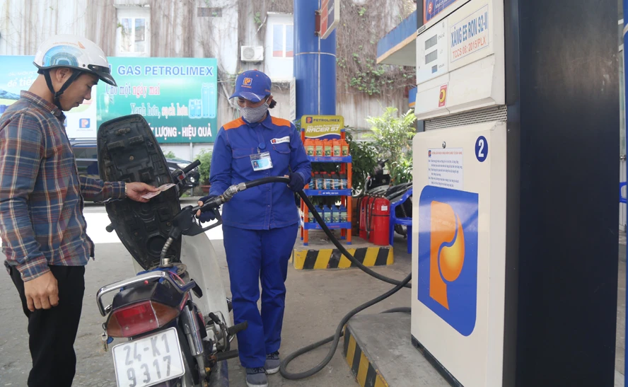 Không khí lao động, sản xuất diễn ra sôi động ảnh 4