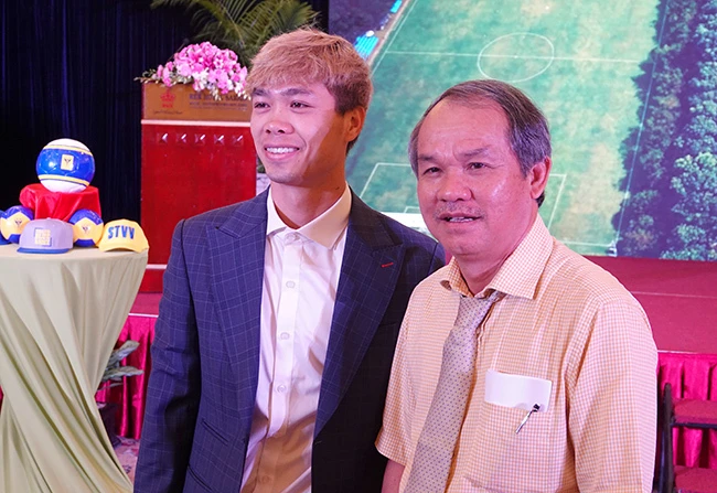 Công Phượng chưa phải để bán, nhưng bầu Đức phải tính cho tương lai xa của chân sút mình cưng nhất tại HAGL.