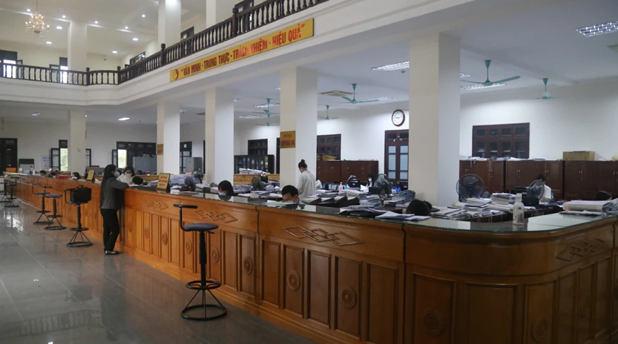 Từ khi triển khai dịch vụ công trực tuyến, các đơn vị không phải đến giao dịch trực tiếp tại Kho bạc Nhà nước Lào Cai như trước đây.