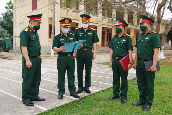 Kiểm tra giáo án huấn luyện.