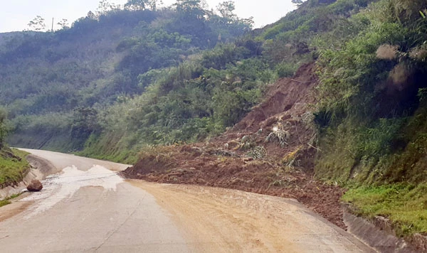 Còn nhiều khó khăn trong đảm bảo giao thông mùa mưa lũ ảnh 6