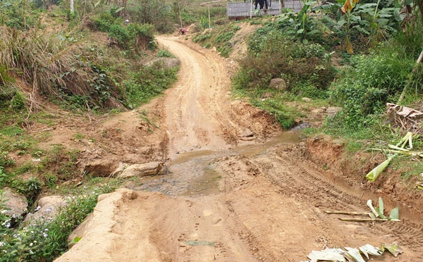 Còn nhiều khó khăn trong đảm bảo giao thông mùa mưa lũ ảnh 7