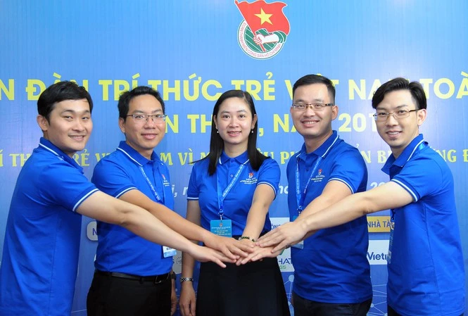 Trẻ hóa đội ngũ cán bộ đoàn sẽ tạo lớp kế cận gắn bó, gần gũi và hiểu thanh niên hơn. Ảnh: Xuân Tùng