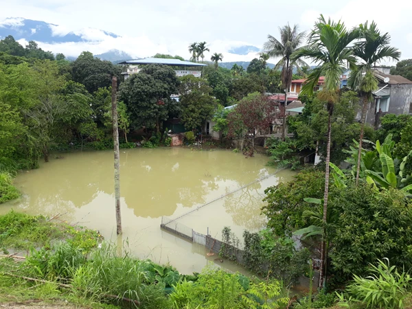 Bùn đất bủa vây, nhiều hộ dân tổ 9, 10 phường Bình Minh bức xúc ảnh 2