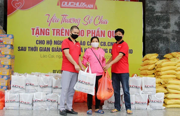 Cùng người dân phòng, chống dịch bệnh Covid-19, siêu thị Đức Huy đã góp phần làm đẹp thêm tinh thần tương thân, tương ái của dân tộc.