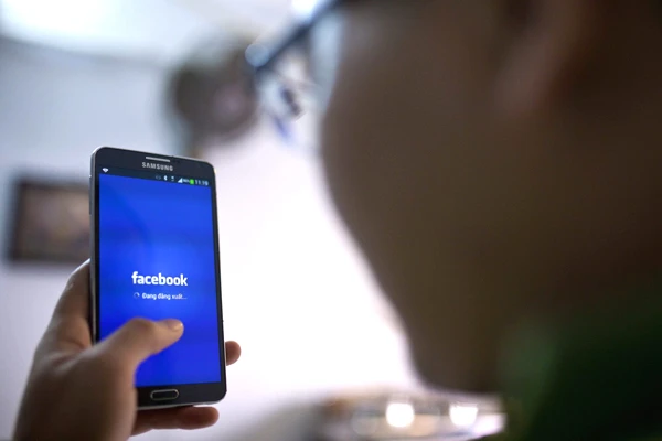 Tự ý đăng ảnh người khác lên Facebook sẽ bị xử phạt 20 triệu đồng.
