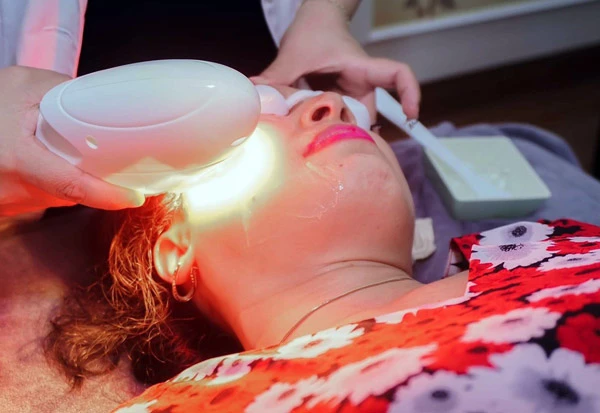 Nâng cơ, trẻ hóa da mặt bằng công nghệ DPL