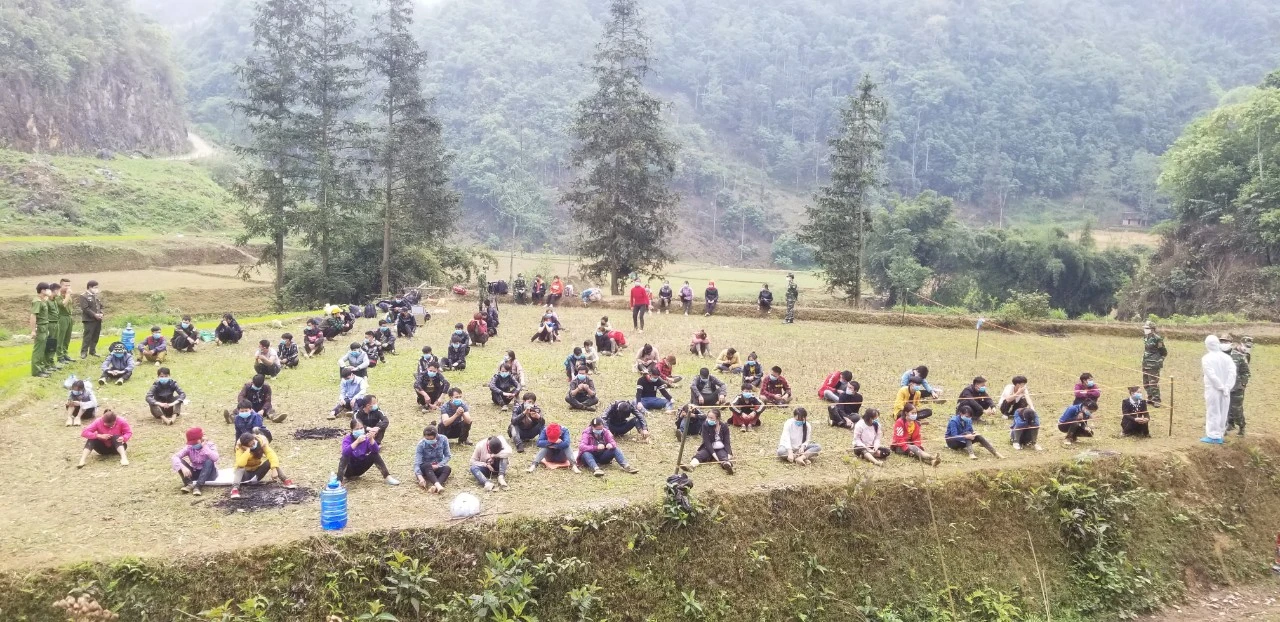 Tiếp nhận lao động Việt Nam từ Trung Quốc trở về.