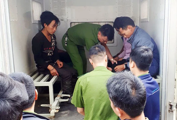 Các đối tượng trong vụ án bị lực lượng công an bắt giữ.