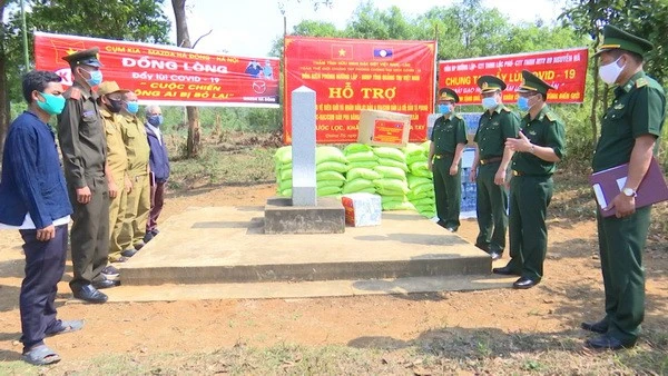 Đượm tình Việt-Lào giữa đại dịch Covid-19 ảnh 3