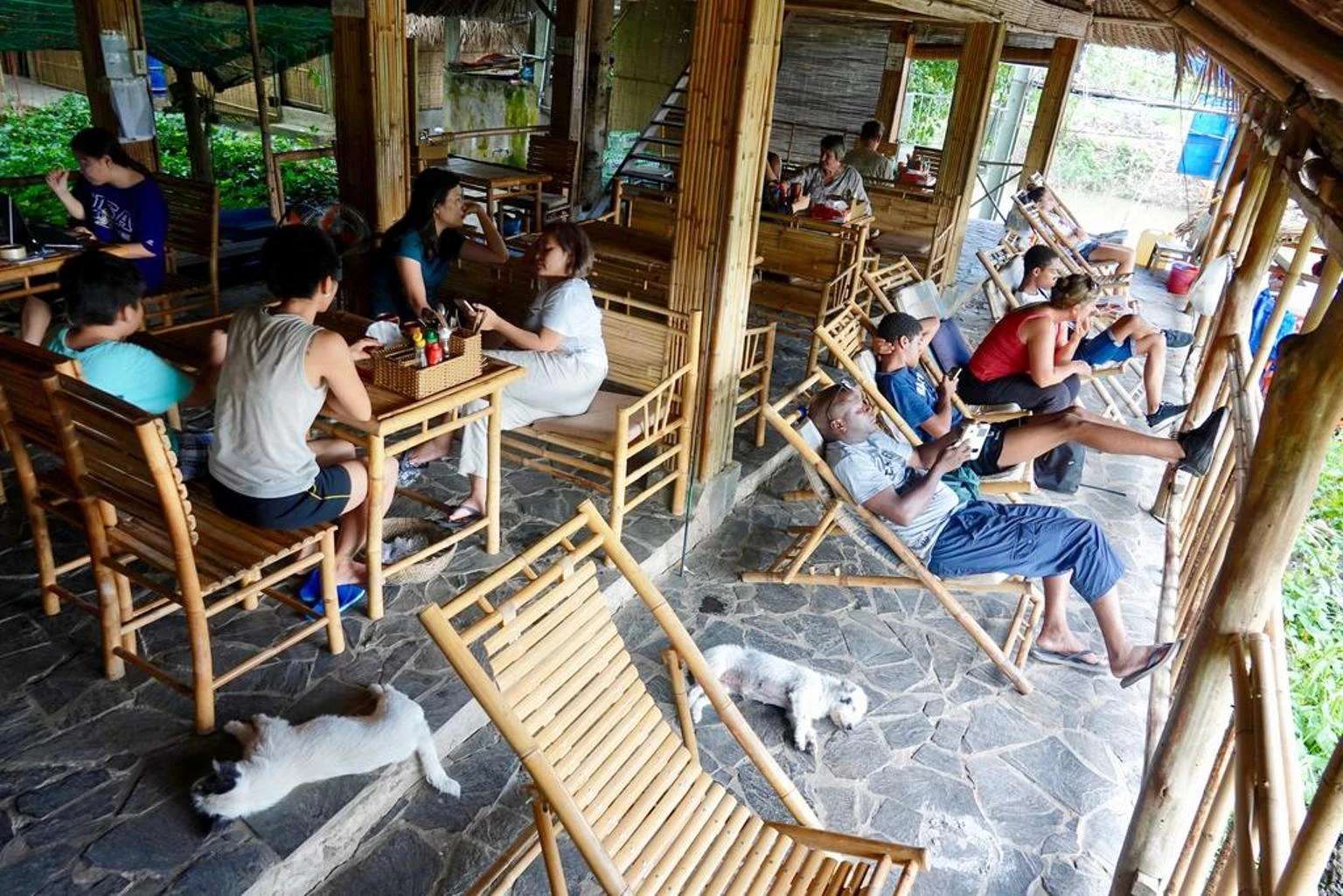 Du khách tại một Homestay ở quận Cái Răng (TP Cần Thơ). Du khách tại một Homestay ở quận Cái Răng (TP Cần Thơ).