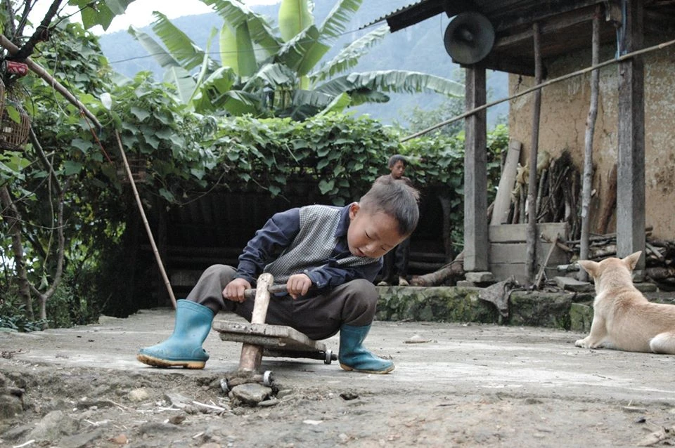 Hồn nhiên trẻ em vùng cao Lào Cai ảnh 4