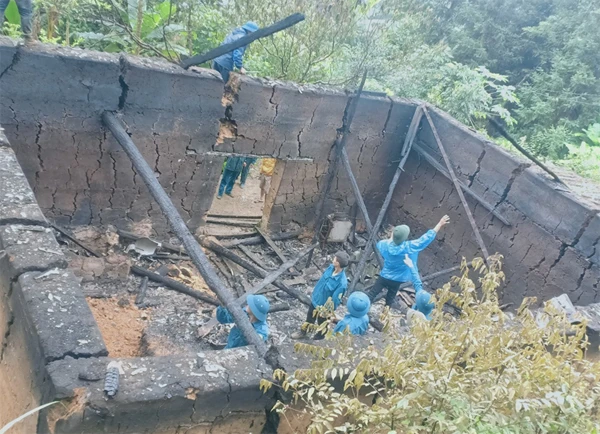 Căn nhà bị cháy của gia đình ông Lý Mờ Lúy.