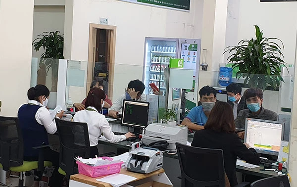 UBND tỉnh yêu cầu các ngân hàng thương mại trên địa bàn tỉnh hỗ trợ cho vay vốn đối với người sử dụng lao động để trả lương cho người lao động. Ảnh minh họa.