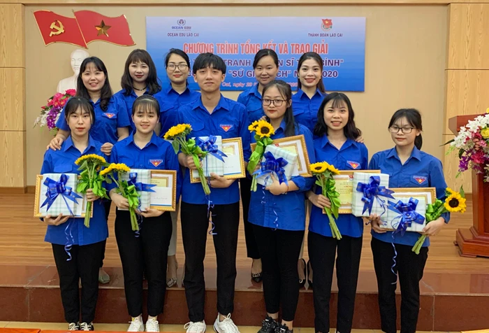Trao giải cuộc thi “Sứ giả sách” năm 2020.
